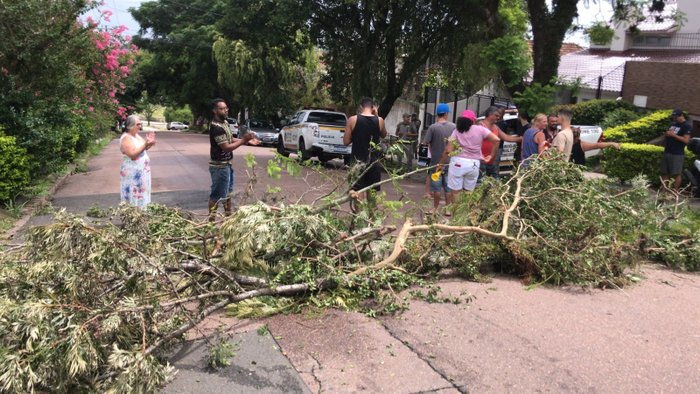 Cem horas após tempestade RS ainda tem pelo menos 66 mil pontos sem